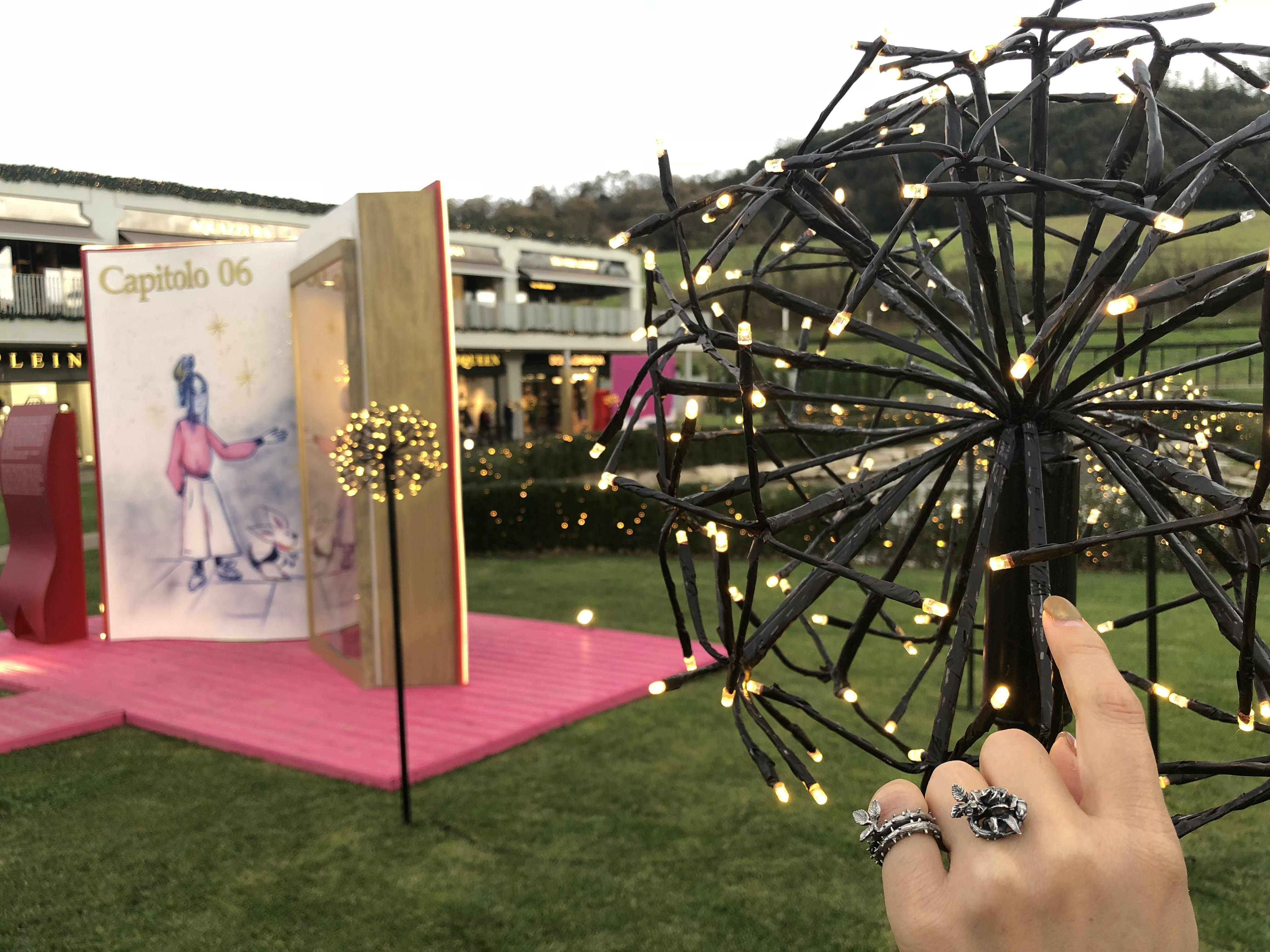 秋に芽吹く薔薇2連リング　ユニーク　個性的　面白　つけっぱなし？　華奢？？　シルバー925　クセつよ　独創的