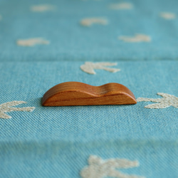 スイヘイセンなハシオキ（4個組）　ケヤキ木材を糸ノコで切り抜き手磨き上塗り仕上げした箸置きセット 3枚目の画像