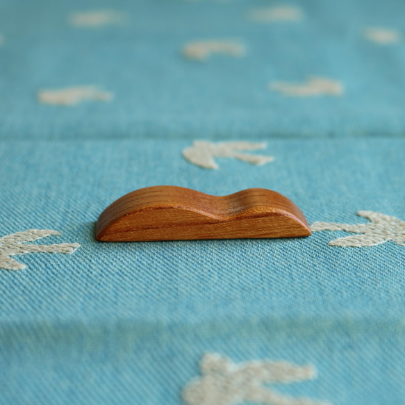 スイヘイセンなハシオキ（4個組）　ケヤキ木材を糸ノコで切り抜き手磨き上塗り仕上げした箸置きセット 3枚目の画像