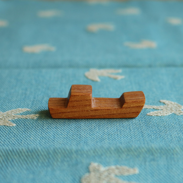 スイヘイセンなハシオキ（4個組）　ケヤキ木材を糸ノコで切り抜き手磨き上塗り仕上げした箸置きセット 5枚目の画像