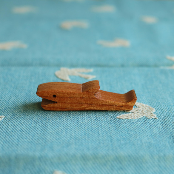 スイヘイセンなハシオキ（4個組）　ケヤキ木材を糸ノコで切り抜き手磨き上塗り仕上げした箸置きセット 1枚目の画像