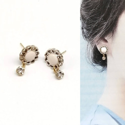 新色上架【Surgical Stainless Earrings】黑灰白Button Stone Daily Earrings 第7張的照片