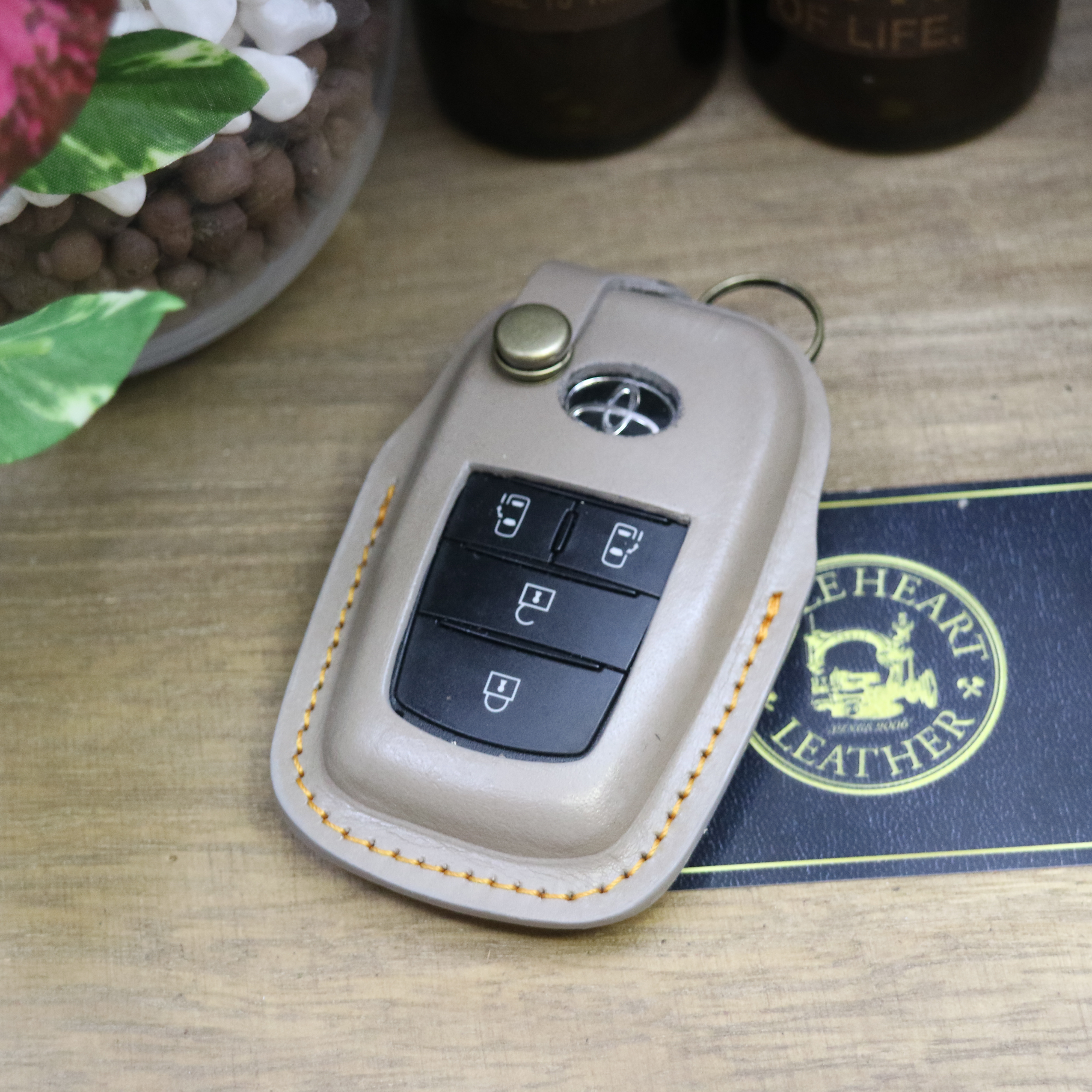 名入れ 無料 スマートキーケース　トヨタ　本革 ランドクルーザー250　ヤリス　ハリアー　新型プリウス　クラウン