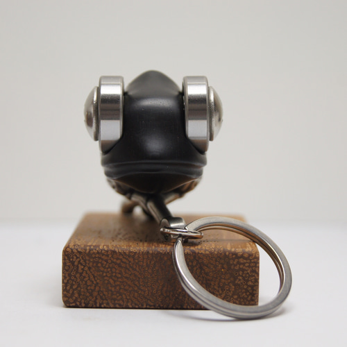 金木工房 黒檀 カメレオン の 置き物 キーホルダー カメレオン 黒檀（木材）ピューター（金属）キーホルダーや置物