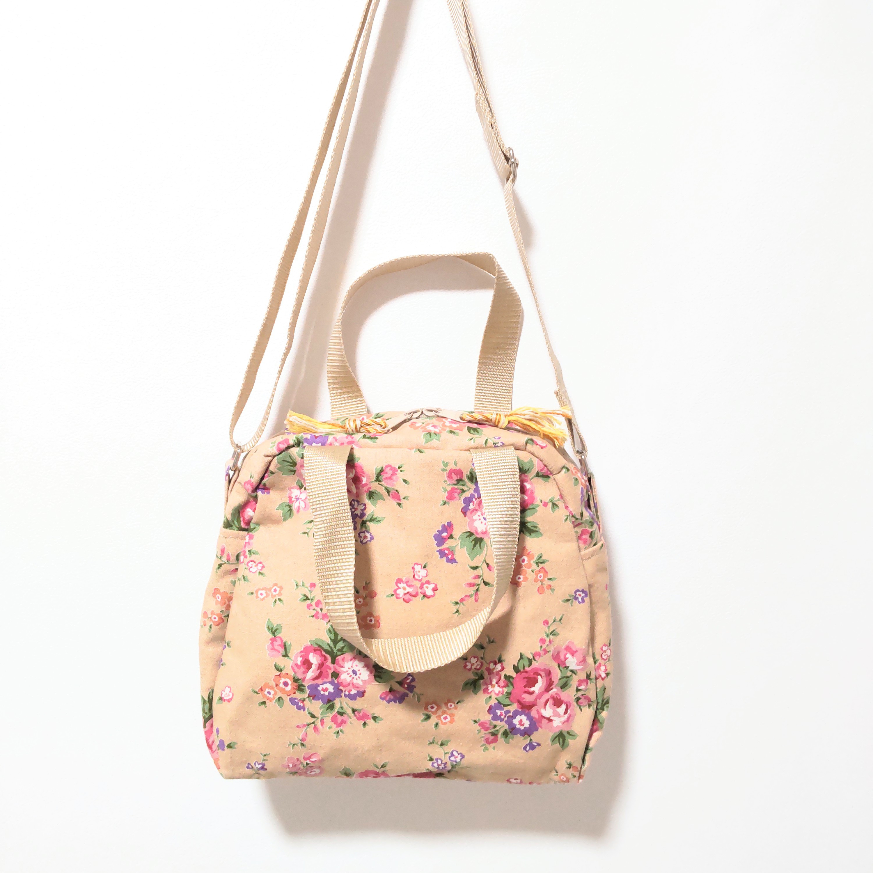 花柄♥ショルダーバッグ♥ハンドメイド 花柄キャンバスのトートショルダーバッグ ショルダーバッグ omo