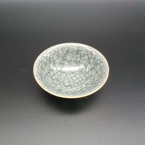 青瓷盃 圓田拓男作 美術年鑑掲載作家 共箱 青瓷 青磁 盃 ぐい呑 ぐい呑