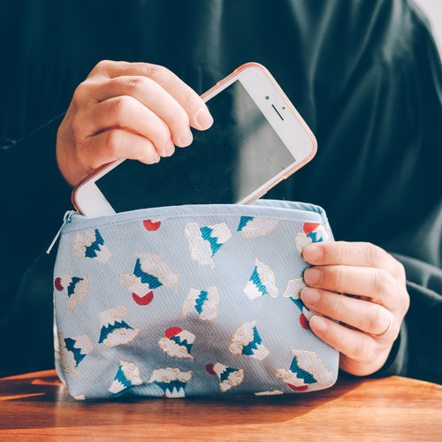 京都芸美堂】 西陣織 化粧ポーチ ＜日本の縁起柄＞ 富士山 職人手作り  