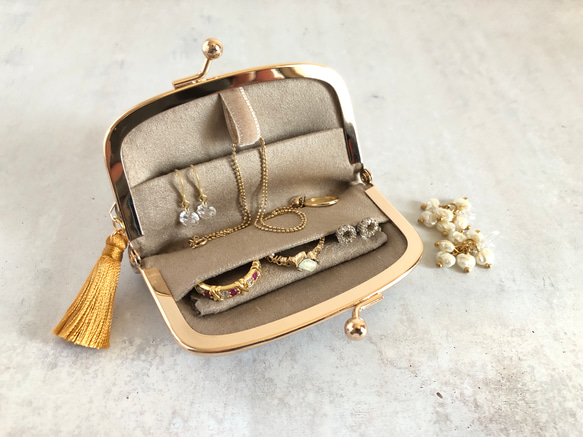 全12色】《コロンと可愛い》ミニアクセサリーケース D.キャメル 伸びる