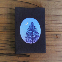 【受注製作】手刺繍のブックカバー『月と樹』 3枚目の画像