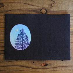【受注製作】手刺繍のブックカバー『月と樹』 4枚目の画像