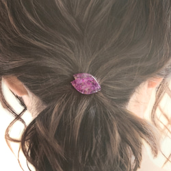 《琉球ガラス入り》～桜の花びらヘアゴム。＊～marry.c's handmadeaccessory 3枚目の画像