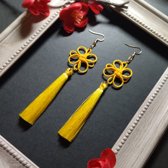 吉祥結びとタッセルのピアス(イヤリング)（黄色）【チャイナ【中華