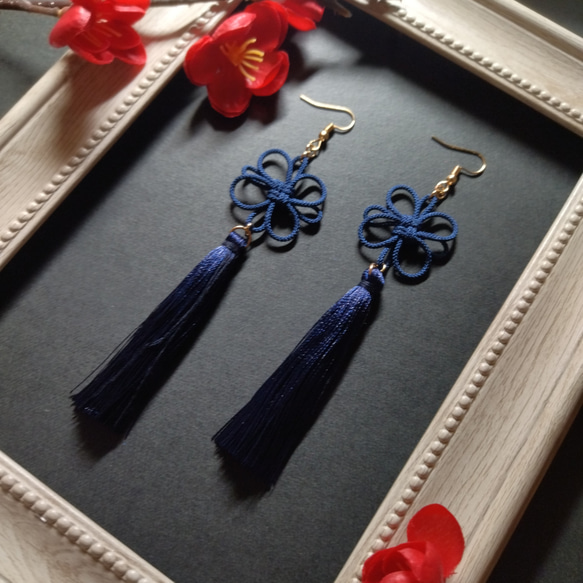 吉祥結びとタッセルのピアス(イヤリング)（紺）【チャイナ【中華【卒業
