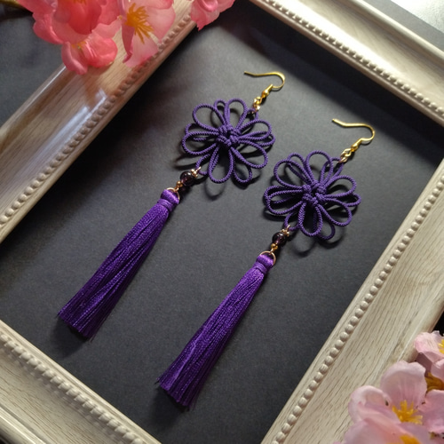 八重菊結びとタッセルのピアス(イヤリング)（紫）【チャイナ【中華