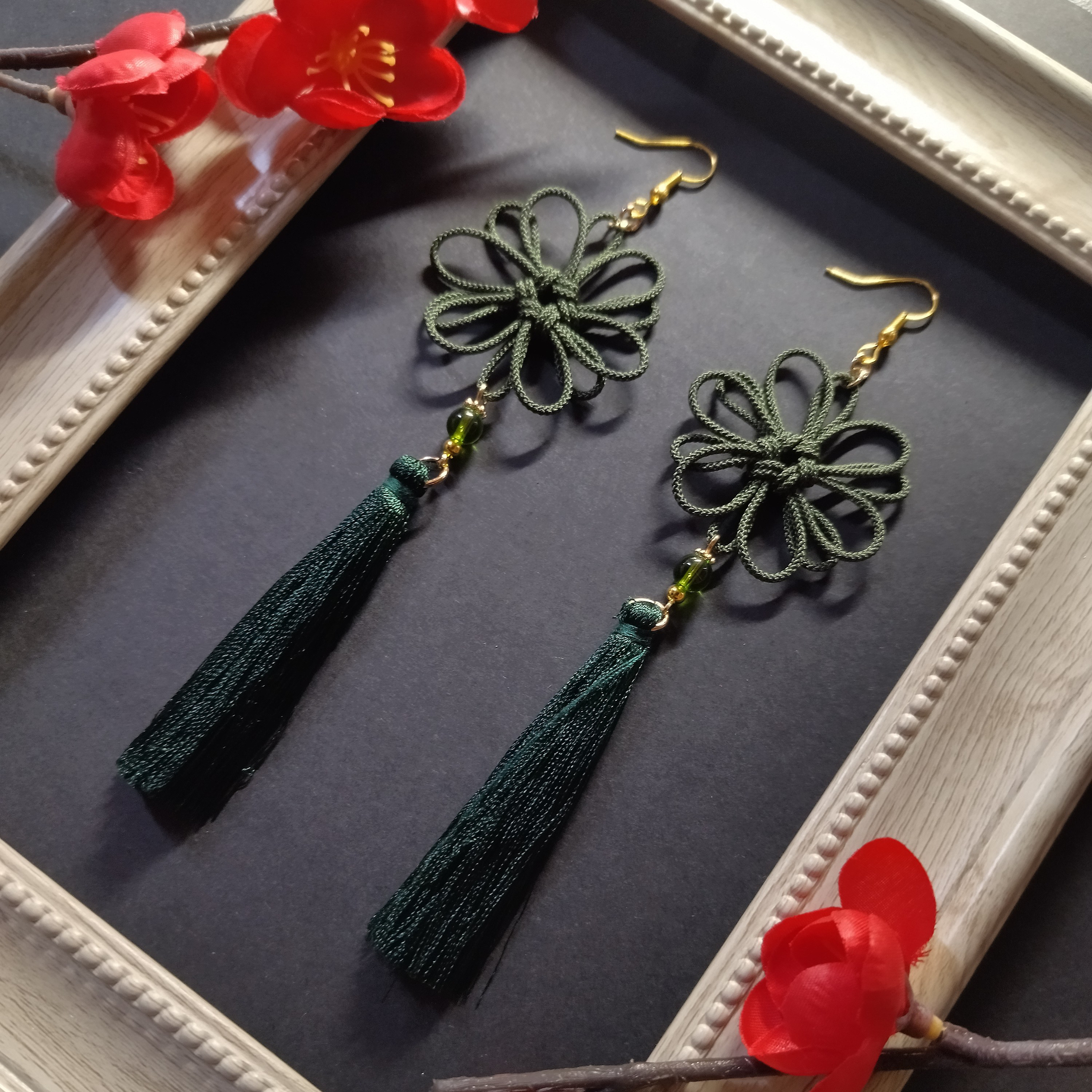 花とリボンのピアス 花束 緑色 【1247】ハンドメイド
