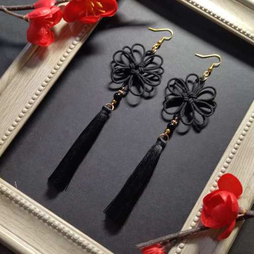 【1178】タッセルピアス／イヤリング お狐様のタッセルピアス・イヤリング/黒赤MIX＆白赤MIX＊祭囃子