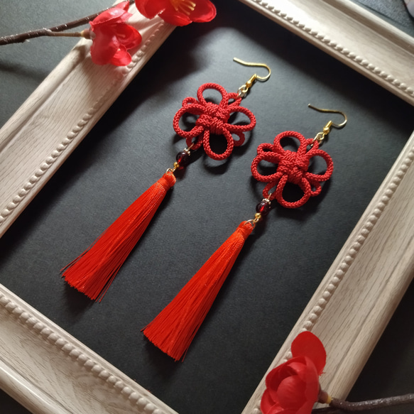 太】吉祥結びとタッセルのピアス(イヤリング)（赤）【チャイナ【中華風