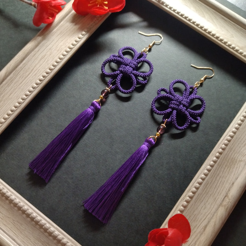 太】吉祥結びとタッセルのピアス(イヤリング)（紫）【チャイナ【中華風