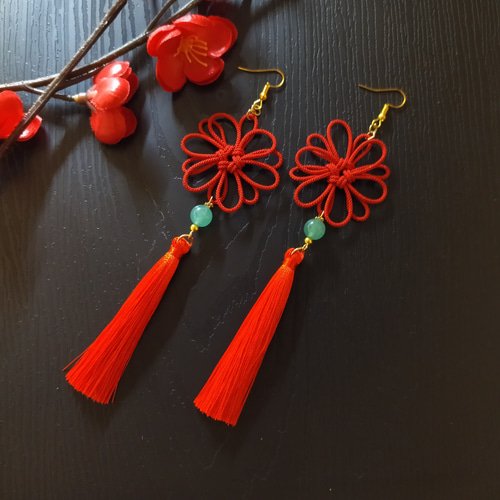 翡翠】八重菊結びとタッセルのピアス(イヤリング)（色オーダー可