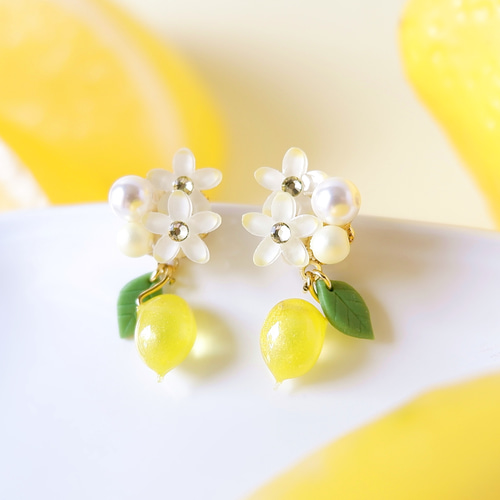 特集掲載】ちっちゃなレモンのイヤリング(受注制作)《レモンイエロー