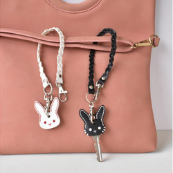 【うさぎ】キーカバー＆革ロープ＆ナスカン付【5色選択・還暦祝】バックチャーム ※袋ラッピング無料 10枚目の画像