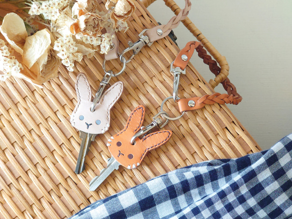 【うさぎ】キーカバー＆革ロープ＆ナスカン付【5色選択・還暦祝】バックチャーム ※袋ラッピング無料 14枚目の画像