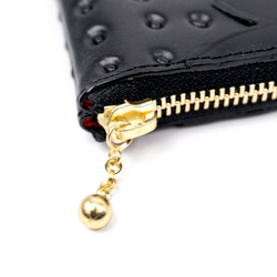普段使いのヘタ付きいちごなL字ファスナーコンパクト財布｜黒いちご（牛革製） 5枚目の画像