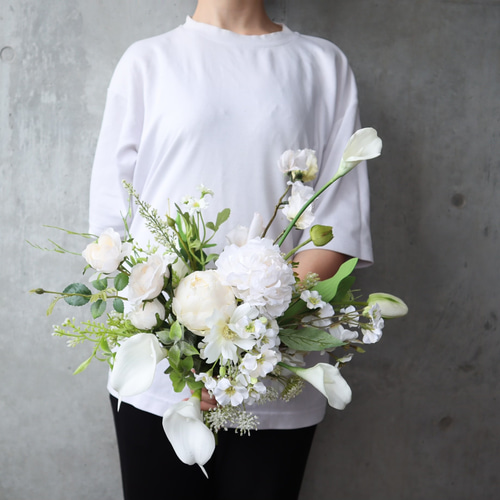 アーティフィシャルフラワーブーケ　蘭　カラー　ホワイトスーツ/フォーマル/ドレス