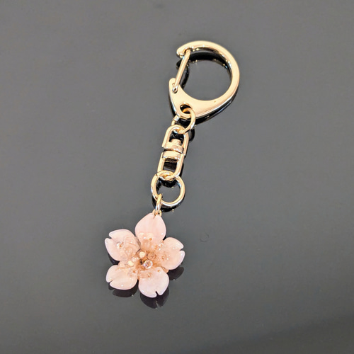 Everpink Sakura. 本物のお花 厳選花のみ使用する桜の一輪キーホルダー