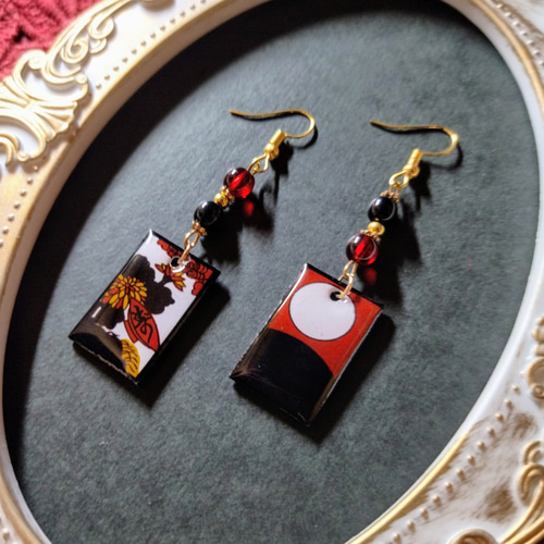 no.44 ホワイト　華やかかんざしピアス イヤリング 和風　卒業式　袴　着物 花札ピアス(イヤリング)（月見で一杯）【花札【サブカル【卒業式