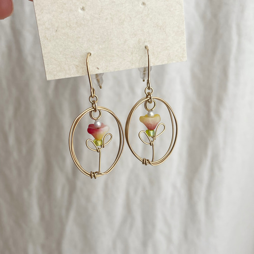 【✳︎toto✳︎さま】vintage ✵ 彫りのお花クリップ * イヤリング 額縁とチューリップ 】 お花のワイヤーアクセサリー （ イヤリング