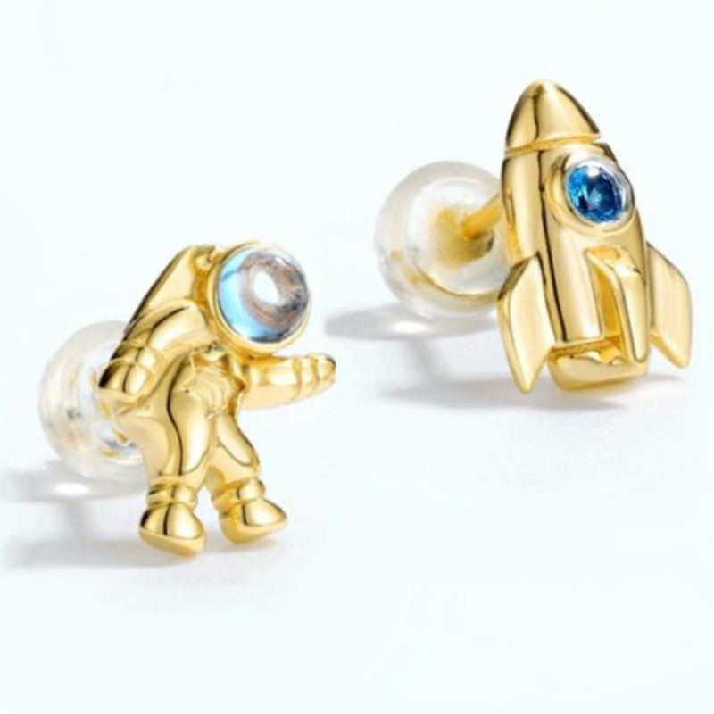 宇宙飛行士と宇宙船のピアスで、宇宙の魅力を身に纏おう！0200