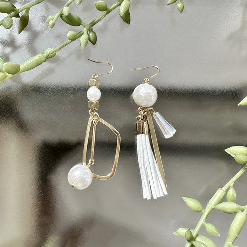 アシンメトリーのタッセルピアス・イヤリング イヤリング