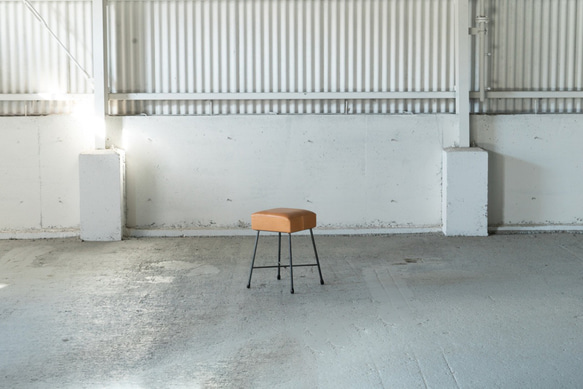 【送料無料】LOAF STOOL LOW/スツール/本革/アイアン 4枚目の画像