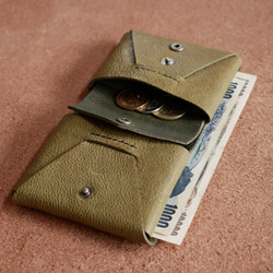 【コンパクトな二つ折り！レザーミニウォレット：カーキ】革 ミニ財布 メンズ　レディース　シンプル 7枚目の画像