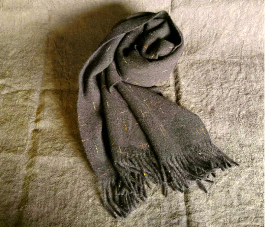 カシミアのマフラー（たてよこ絣・黒）