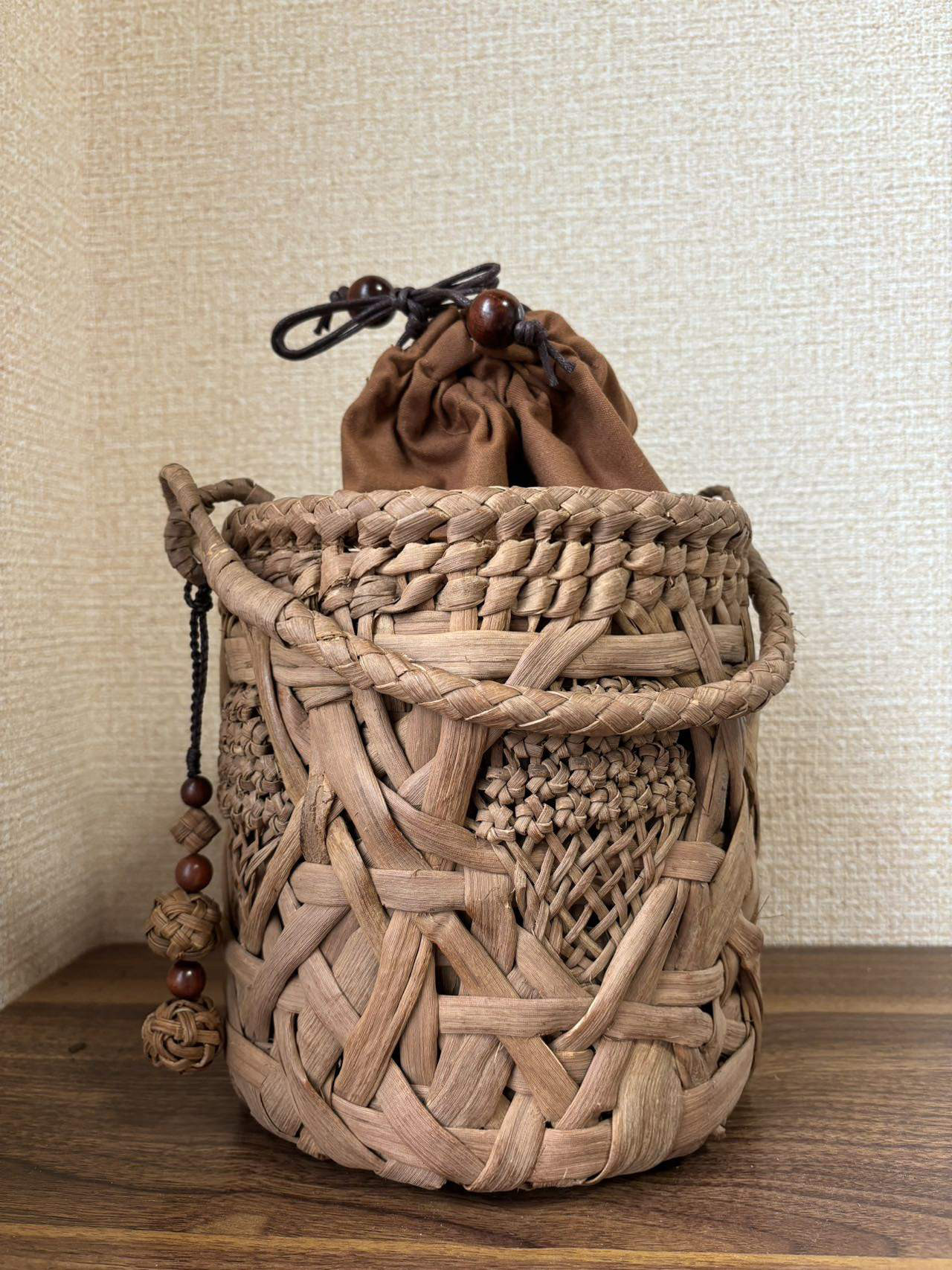 国産山葡萄 籠バッグ 内布付き 乱れ編み、花編み 巾着タイプ内布 円筒  