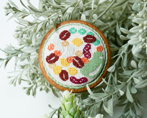 BEANSお豆 刺繍くるみボタンブローチ/ヘアゴム Fruits & Vegetables