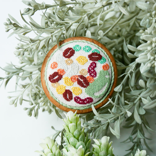 BEANSお豆 刺繍くるみボタンブローチ/ヘアゴム Fruits & Vegetables