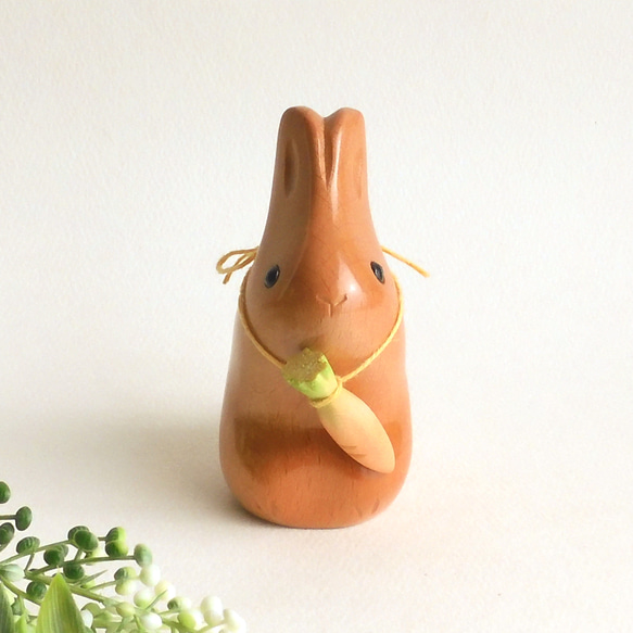 兔子和胡蘿蔔/木頭 第4張的照片