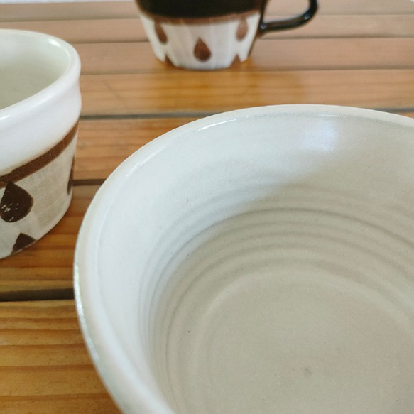 スープカップ  しずく柄　飴と白の２種類から選べます♪　ほっこりかわいい益子焼 9枚目の画像