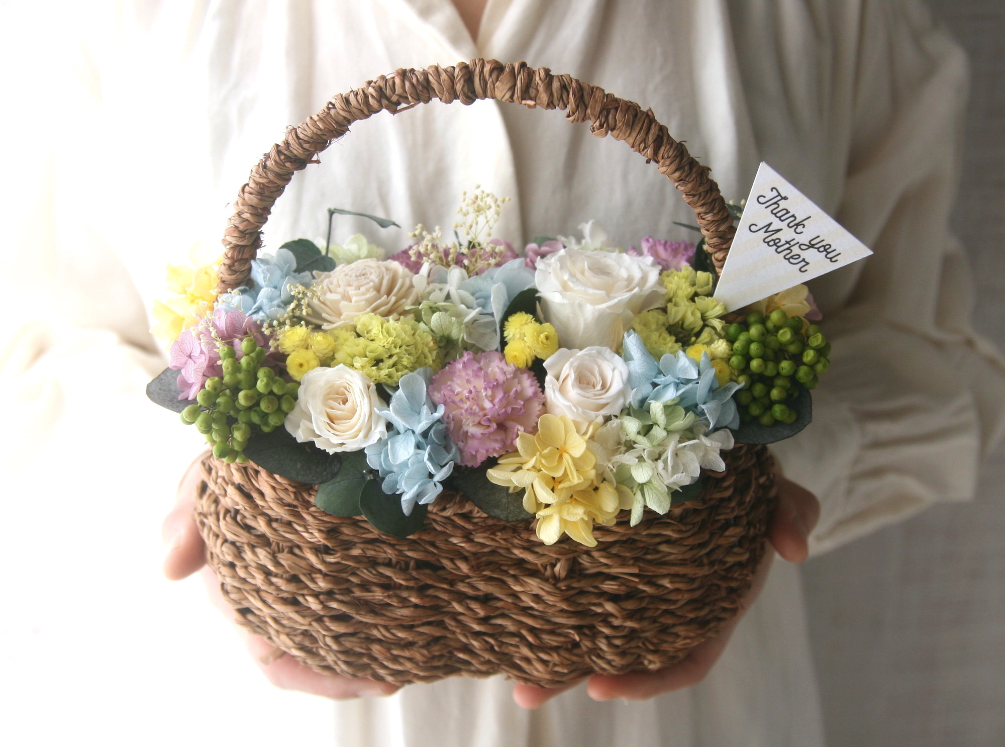 退職祝い　送別ギフトに フラワーバスケット Flower basket Purple carnation