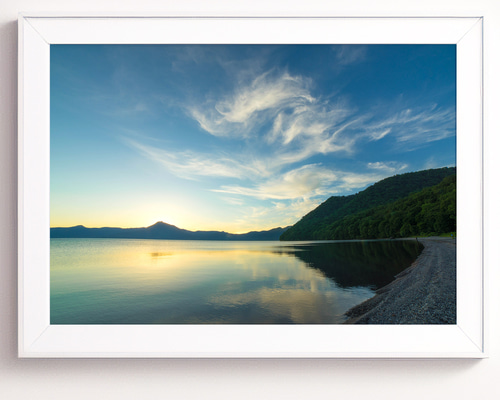 A4可能】神秘的な雲と空・支笏湖、北海道風景写真 写真・グラフィック