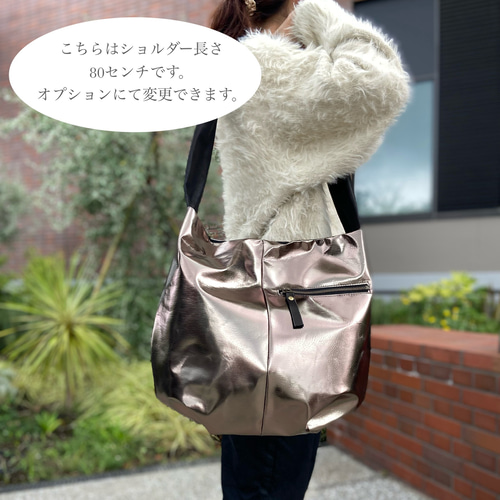 ソフトで軽い大きめショルダーバッグ＊馬革＊軽量＊A4収納可