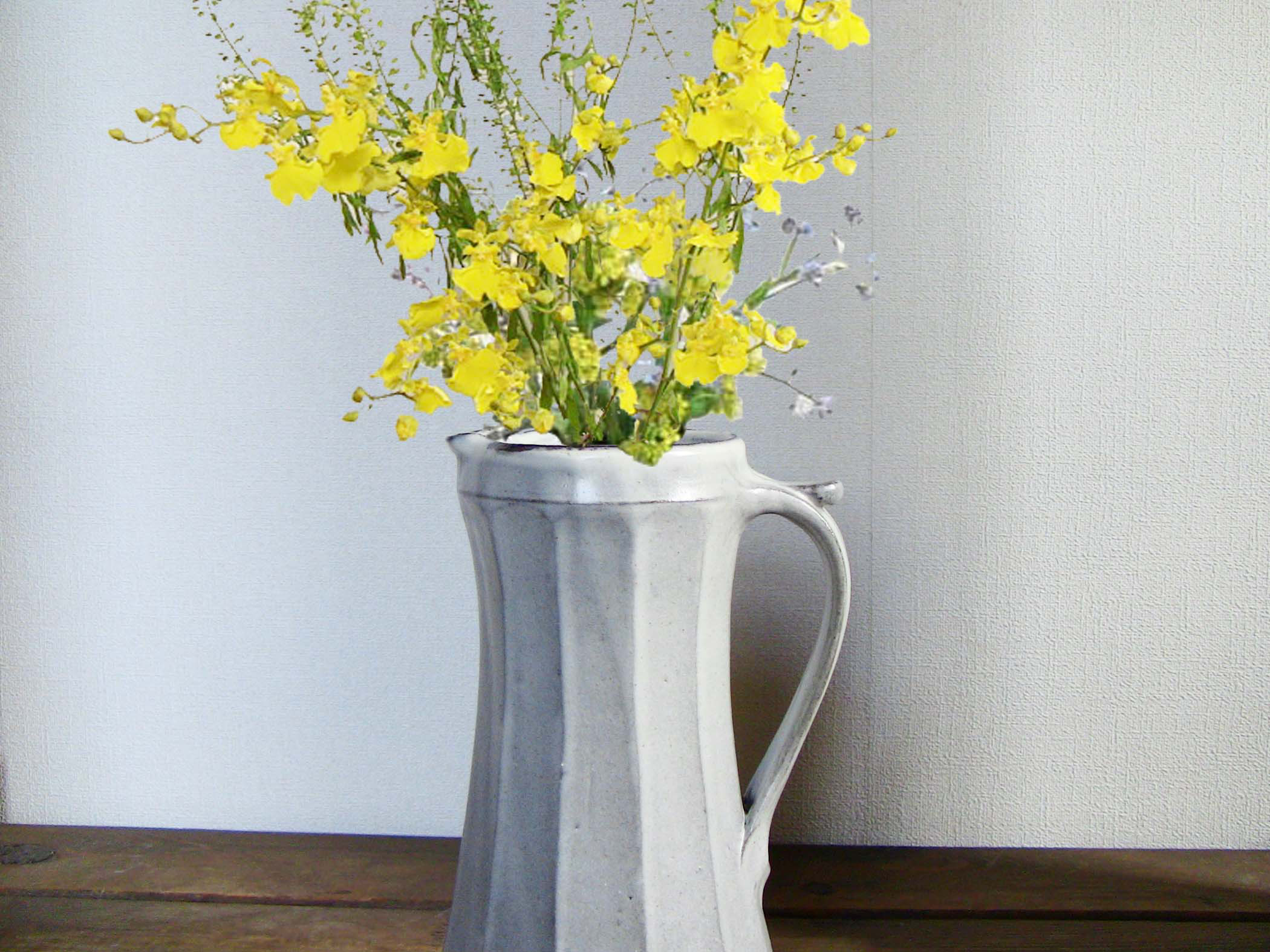 面取りピッチャー（白釉）20cm