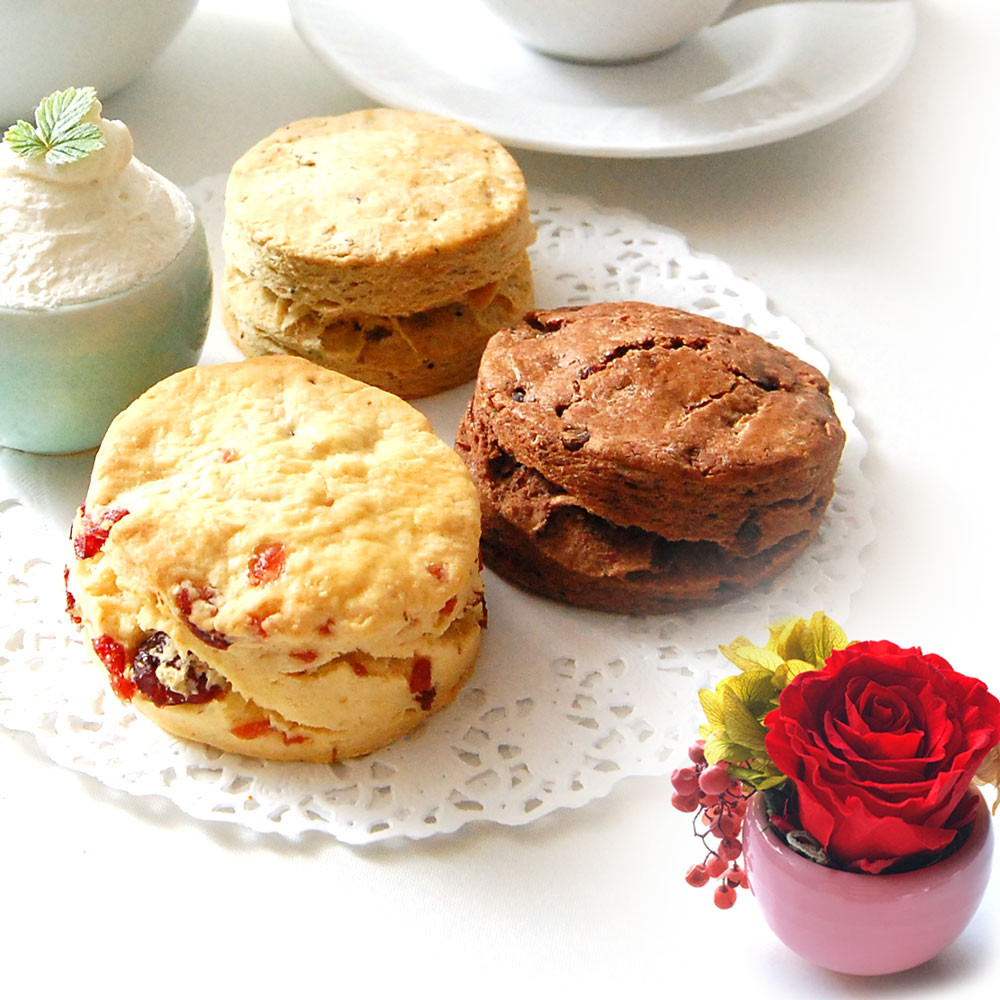 母の日 リッチハニースコーン７個入＋スコーンクリーム２個 フラワーアレンジメント付き送料無料