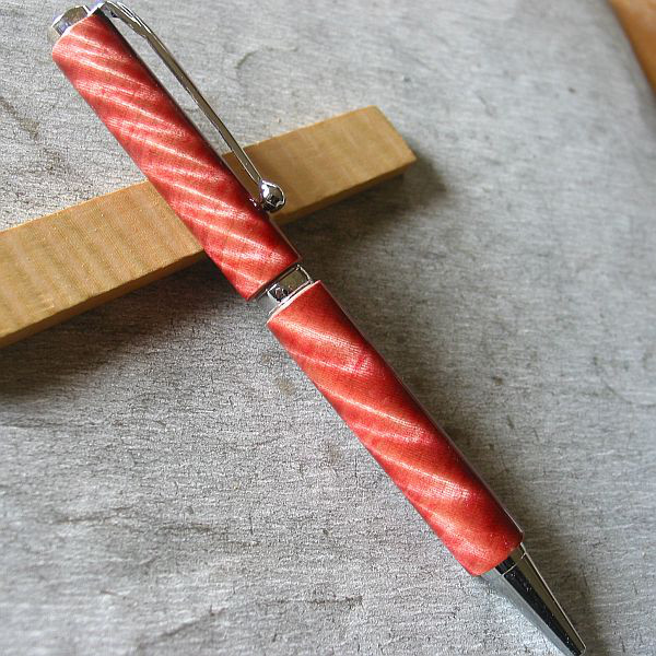 【栃】木軸ボールペン 染木で浮かび上がる杢が綺麗【即日発送】