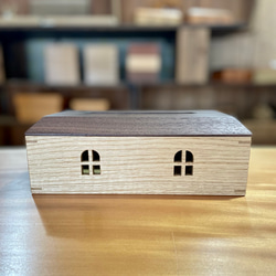 黒い屋根のお家のティッシュケース 7枚目の画像