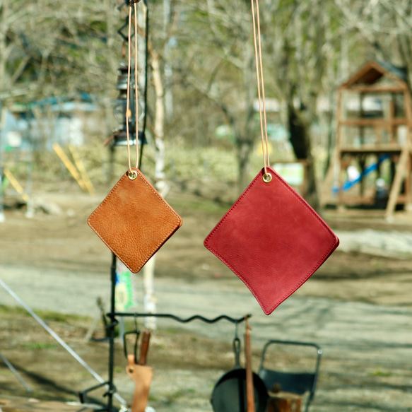 可雙手使用的皮革隔熱墊！ 第15張的照片