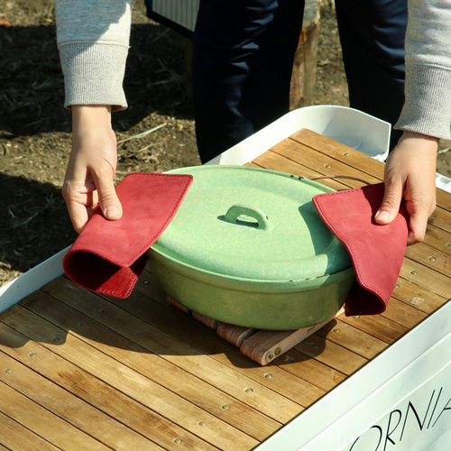 大きな革の鍋つかみ＆鍋敷き　２枚セット 大きな革の鍋つかみ＆鍋敷き2枚セット